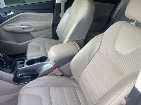 Used 2014 Ford Escape SE w/ SE Chrome Package image 10