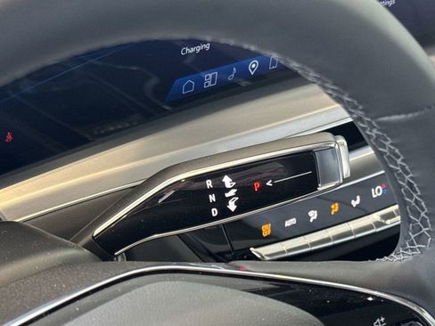 New 2025 Cadillac Lyriq Luxury AWD/4WD image 20