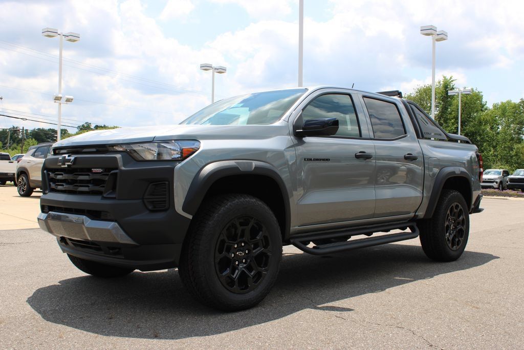New 2026 Chevrolet Colorado Trail Boss w/ Midnight Edition AWD/4WD image 11