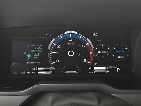 Used 2025 Toyota Sequoia Platinum AWD/4WD image 29