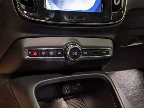 New 2026 Volvo XC40 B5 Plus w/ Protection Package Premier AWD/4WD image 18