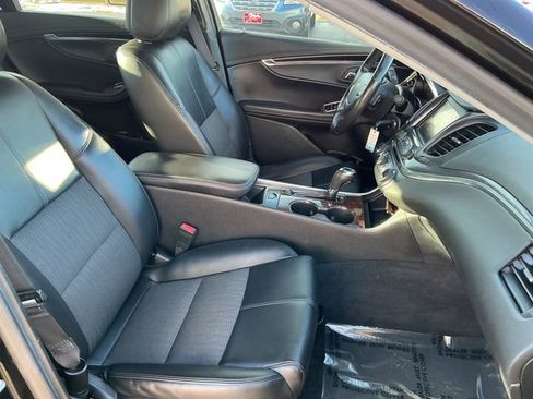 Used 2014 Chevrolet Impala LT w/ Convenience Package image 22