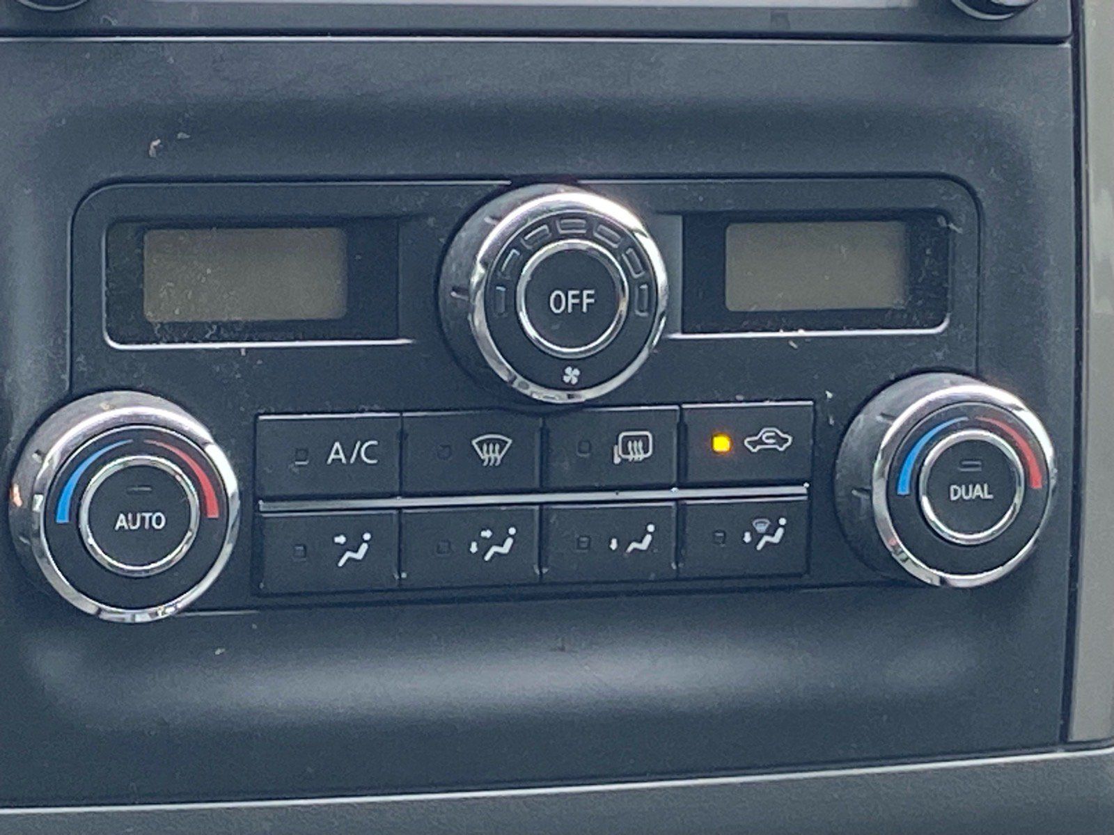 Used 2019 Nissan Frontier SL RWD image 10