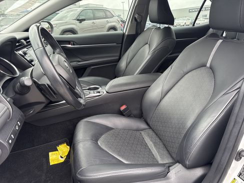 Used 2019 Toyota Camry XSE image 24