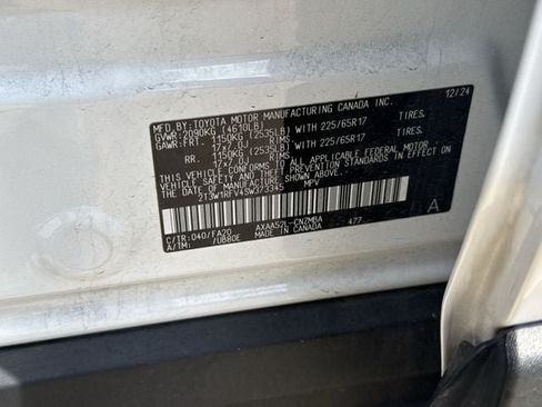 Used 2025 Toyota RAV4 XLE FWD image 34