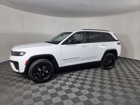 New 2026 Jeep Grand Cherokee Altitude RWD image 8