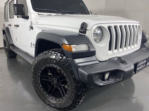Used 2019 Jeep Wrangler Unlimited Sport S image 3