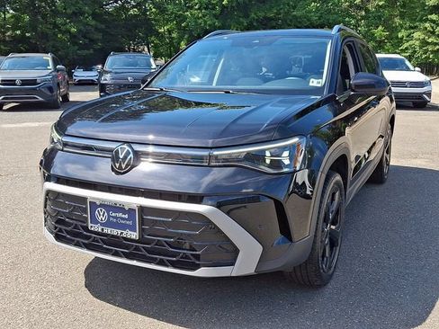 Certified 2025 Volkswagen Taos SEL AWD/4WD image 4