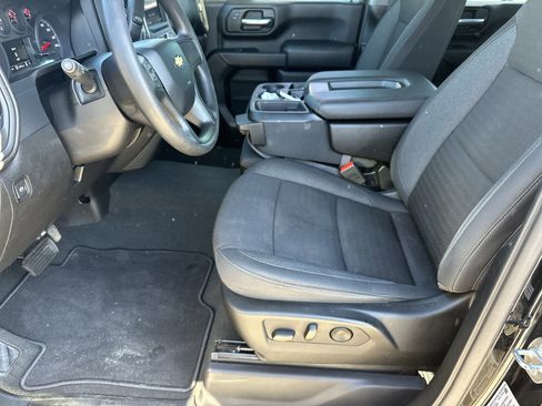 Certified 2024 Chevrolet Silverado 2500 Custom w/ Custom Convenience Package AWD/4WD image 4