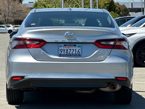 Used 2022 Toyota Camry LE AWD/4WD image 5
