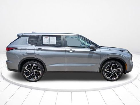 Used 2024 Mitsubishi Outlander SE FWD image 3