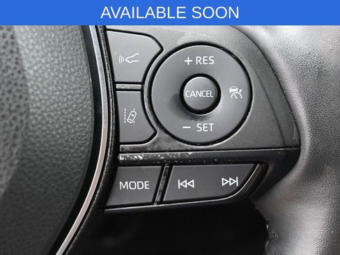 Used 2022 Toyota RAV4 XLE Premium AWD/4WD image 19