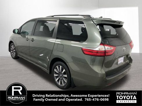 Used 2018 Toyota Sienna LE AWD/4WD image 4