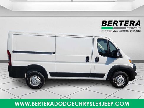 Used 2025 RAM ProMaster 2500 w/ Convenience Group FWD image 7