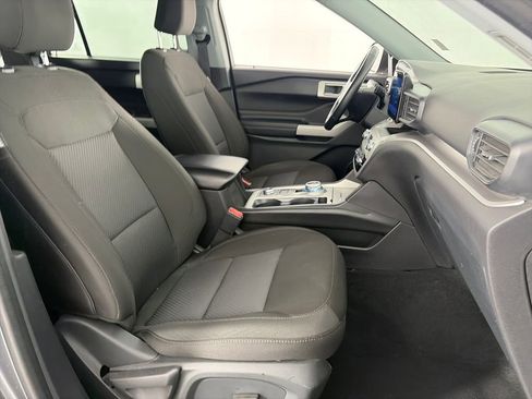 Used 2022 Ford Explorer XLT AWD/4WD image 31