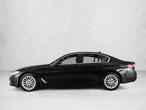 Used 2022 BMW 530i xDrive w/ Premium Package image 9