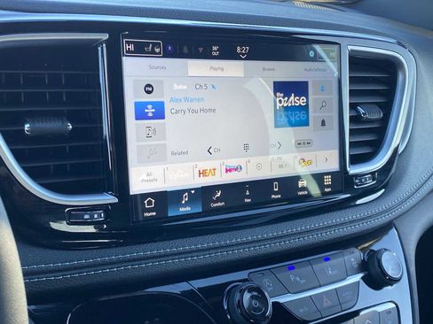 New 2026 Chrysler Pacifica Limited image 27