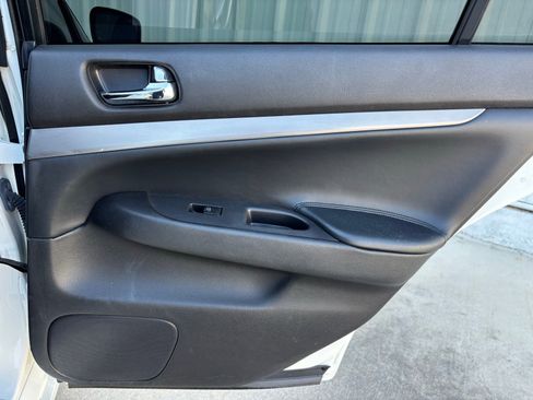 Used 2013 INFINITI G37 Journey w/ Premium Pkg image 31