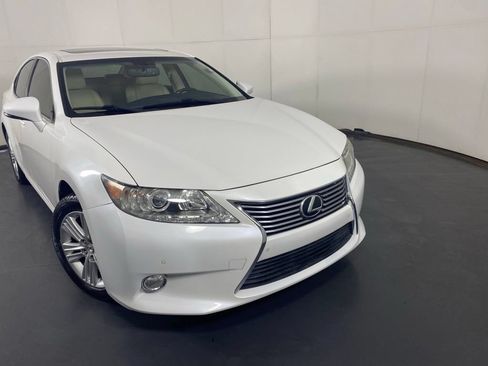 Used 2015 Lexus ES 350 w/ Premium Package FWD image 3