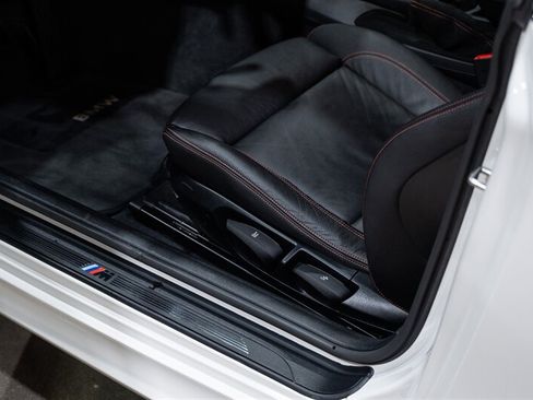 Used 2011 BMW 1 Series M RWD image 25