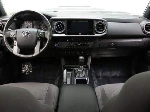 Used 2017 Toyota Tacoma TRD Sport image 24