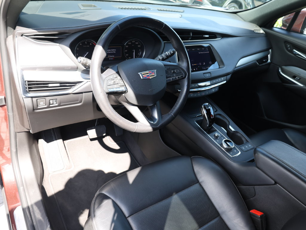 Used 2023 Cadillac XT4 Premium Luxury w/ Enhanced Visibility Package FWD image 15