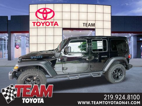 Used 2023 Jeep Wrangler Unlimited w/ Sun & Screen Package AWD/4WD image 1
