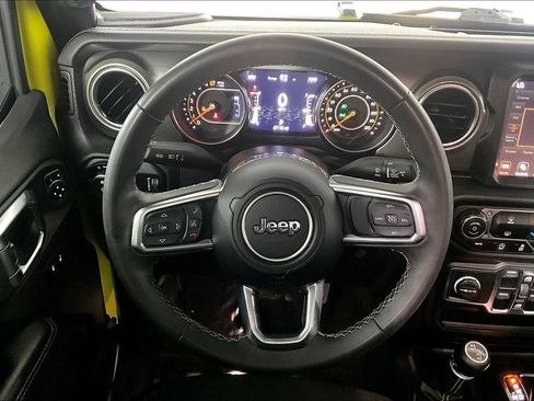 Used 2023 Jeep Gladiator Overland AWD/4WD image 5