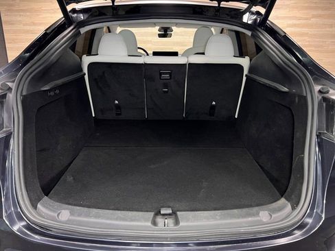 Used 2024 Tesla Model Y Long Range image 19