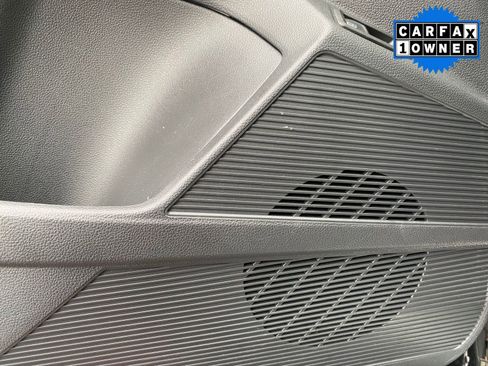 Used 2024 Volkswagen Taos SE image 32