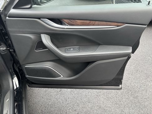 Used 2017 Maserati Levante S image 25