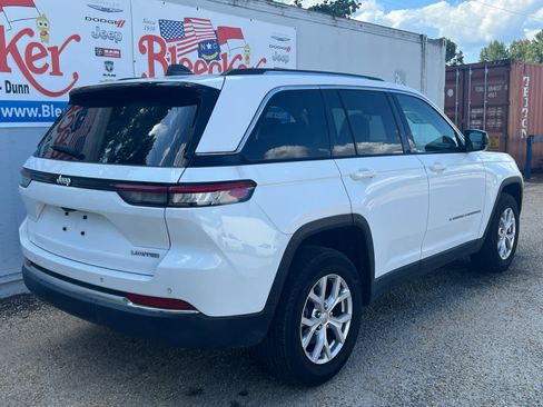 Used 2022 Jeep Grand Cherokee Limited image 3