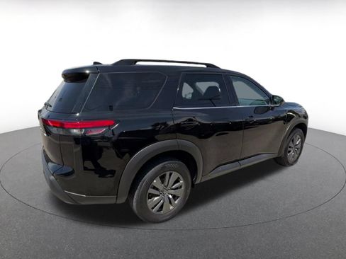 Used 2025 Nissan Pathfinder SV FWD image 15