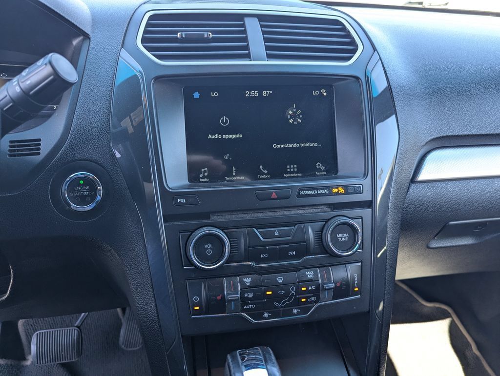 Used 2017 Ford Explorer XLT w/ Equipment Group 202A FWD image 15