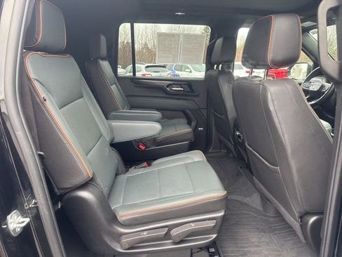 Used 2025 GMC Yukon XL AT4 image 34