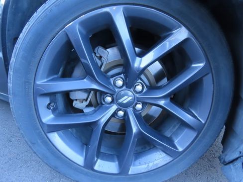 Used 2019 Dodge Challenger R/T image 18