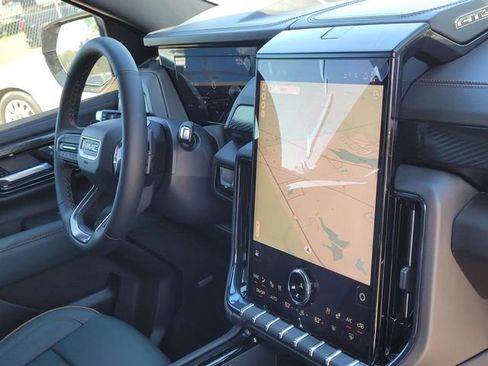 New 2026 GMC Yukon XL AT4 AWD/4WD image 19