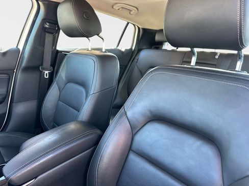 Used 2017 INFINITI QX30 Premium w/ Navigation Package image 17