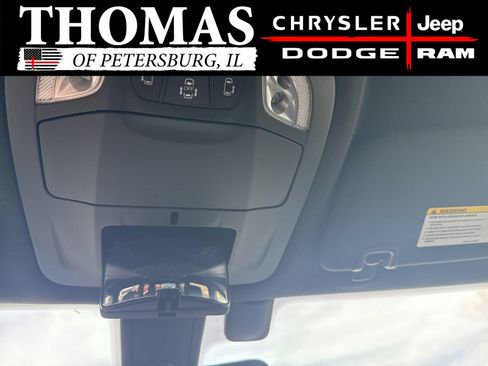 Used 2020 Chrysler Pacifica Touring-L FWD image 18