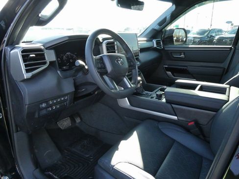 Used 2025 Toyota Tundra Limited AWD/4WD image 22
