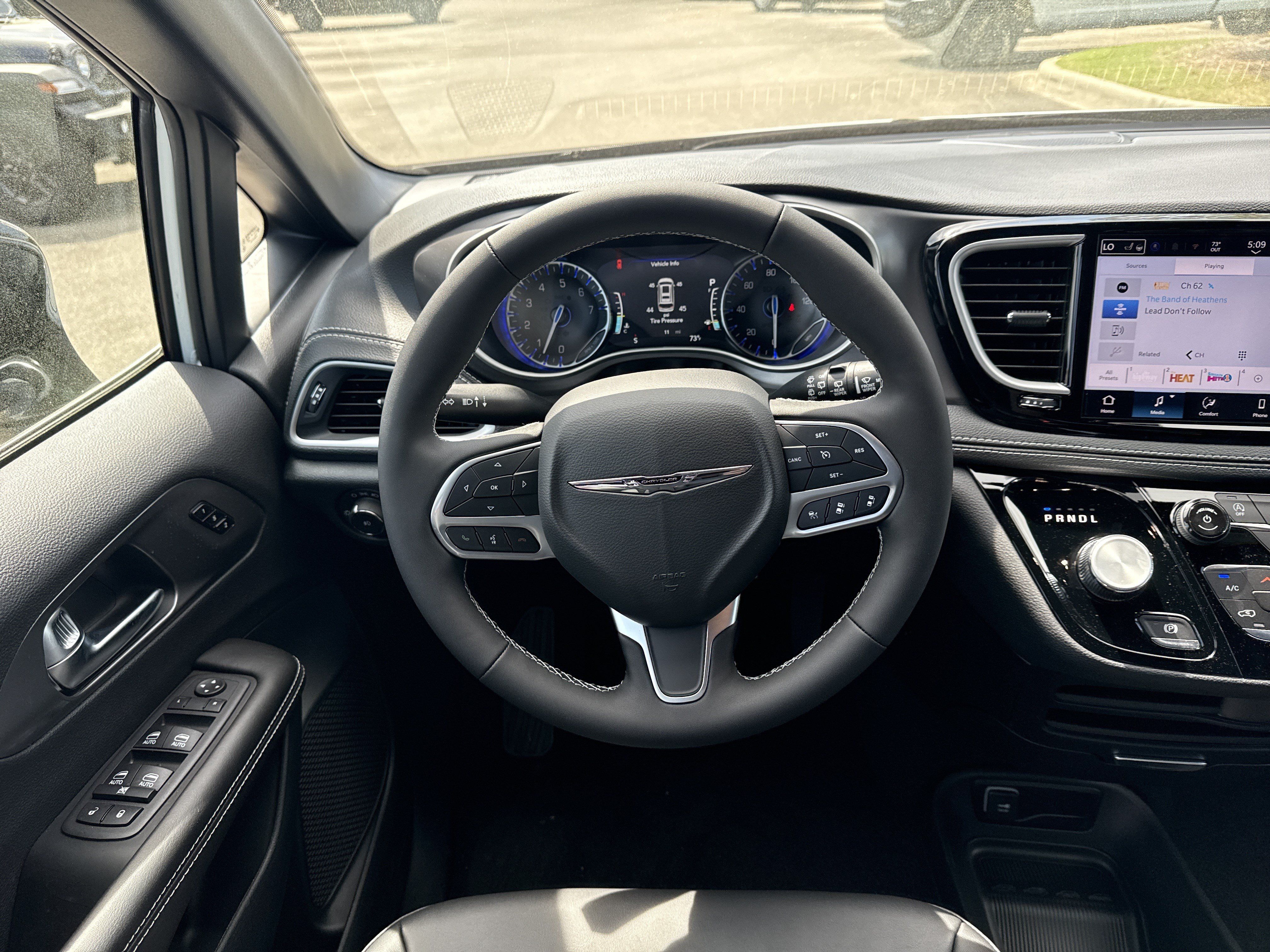 New 2026 Chrysler Pacifica Select FWD image 26