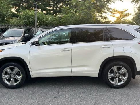 Used 2014 Toyota Highlander Limited AWD/4WD image 4