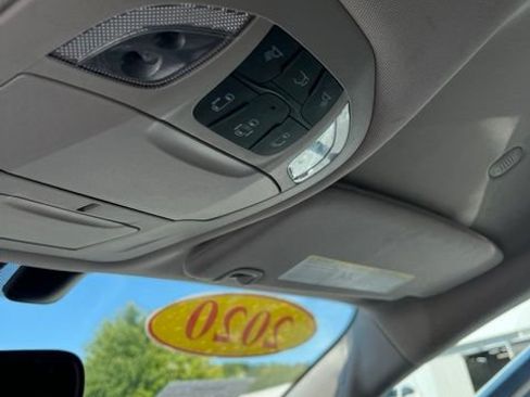 Used 2020 Chrysler Pacifica Touring-L Plus FWD image 16