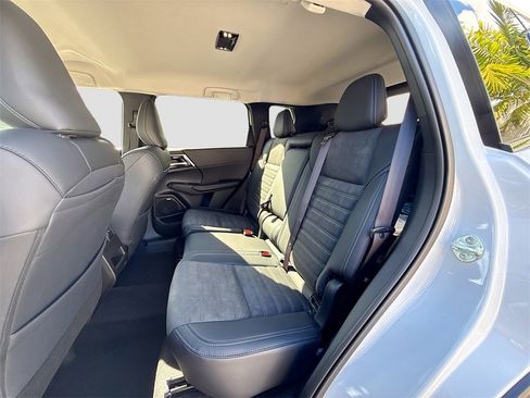 New 2026 Mitsubishi Outlander SE image 24