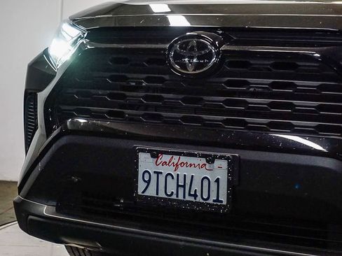 Used 2025 Toyota RAV4 XLE image 8