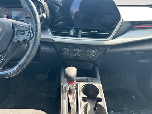 Certified 2024 Chevrolet Trax RS FWD image 11