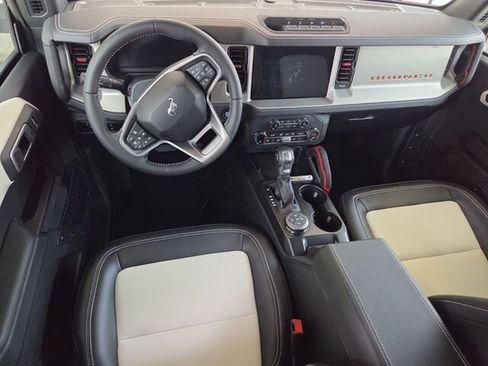 Used 2026 Ford Bronco Outer Banks w/ Sasquatch Package AWD/4WD image 10