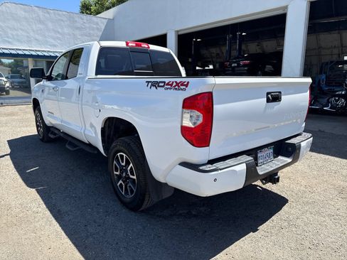 Used 2016 Toyota Tundra Limited w/ Limited Premium Package AWD/4WD image 3