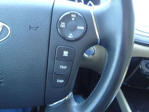 Used 2011 Hyundai Genesis 4.6 image 17