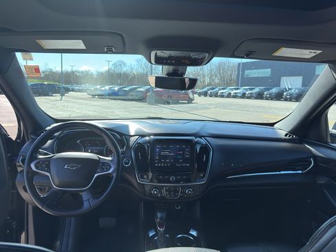 Used 2023 Chevrolet Traverse RS image 29